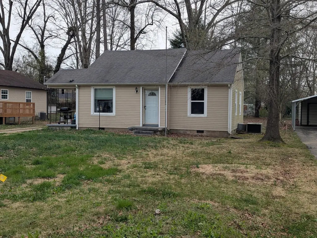 705 Circle Dr