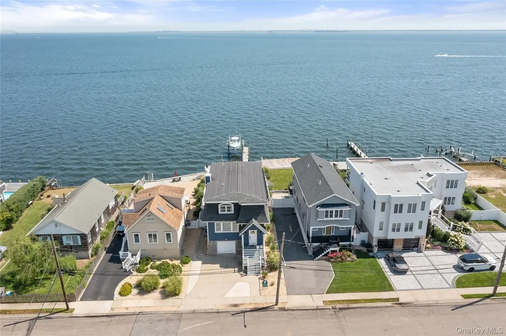 15 E Shore Dr