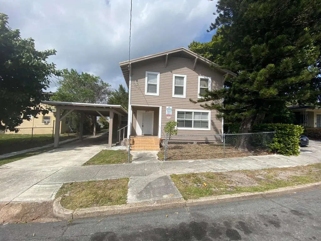 817 NW 7th St