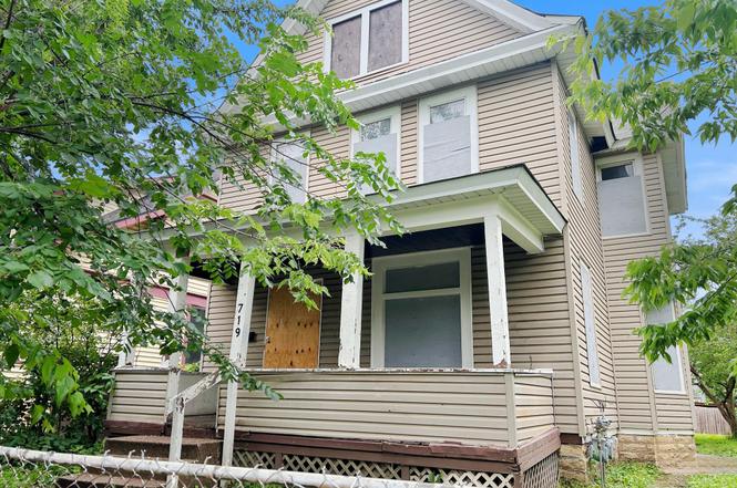 719 Sherburne Ave