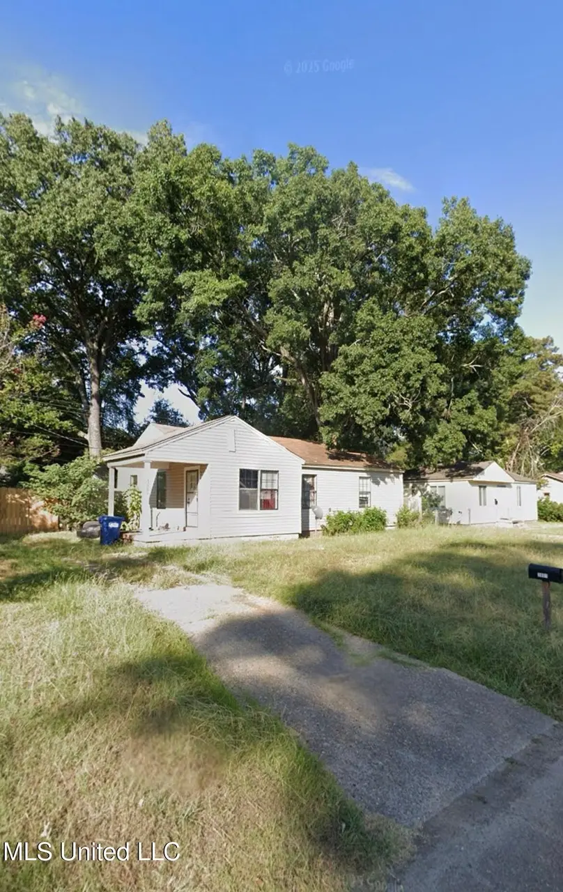 3801 Sherwood Dr