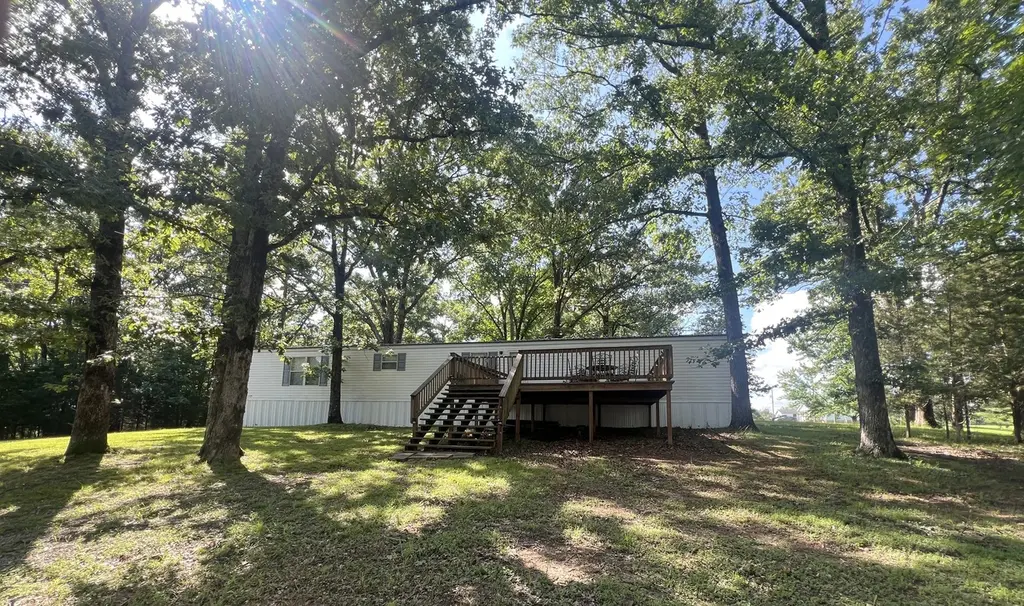 395 Arrowhead Dr