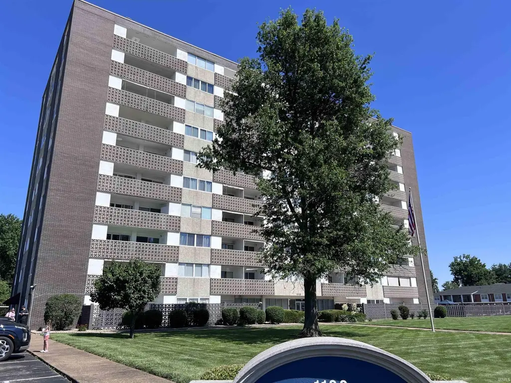 1100 Erie Ave #411