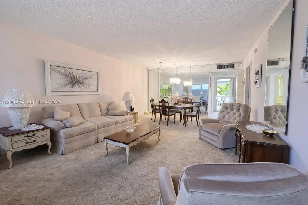 410 SE 2nd St #305