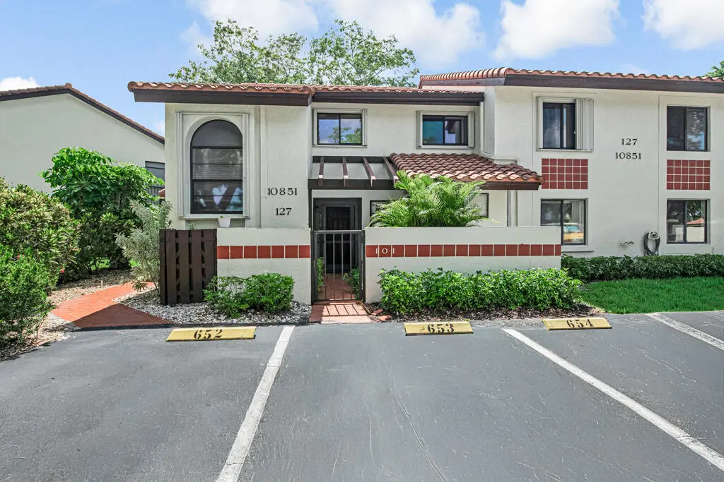 10851 Palm Lake Ave #101