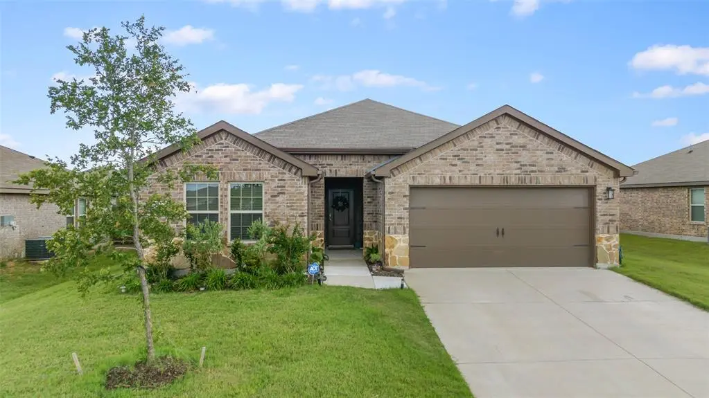 1312 Honeysuckle Dr