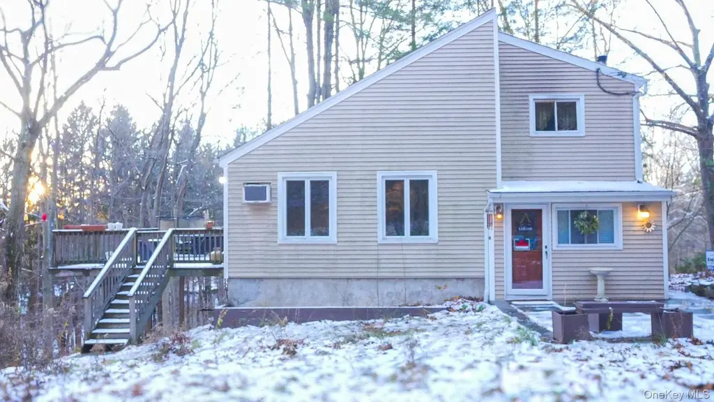 10 Green Acres Ln