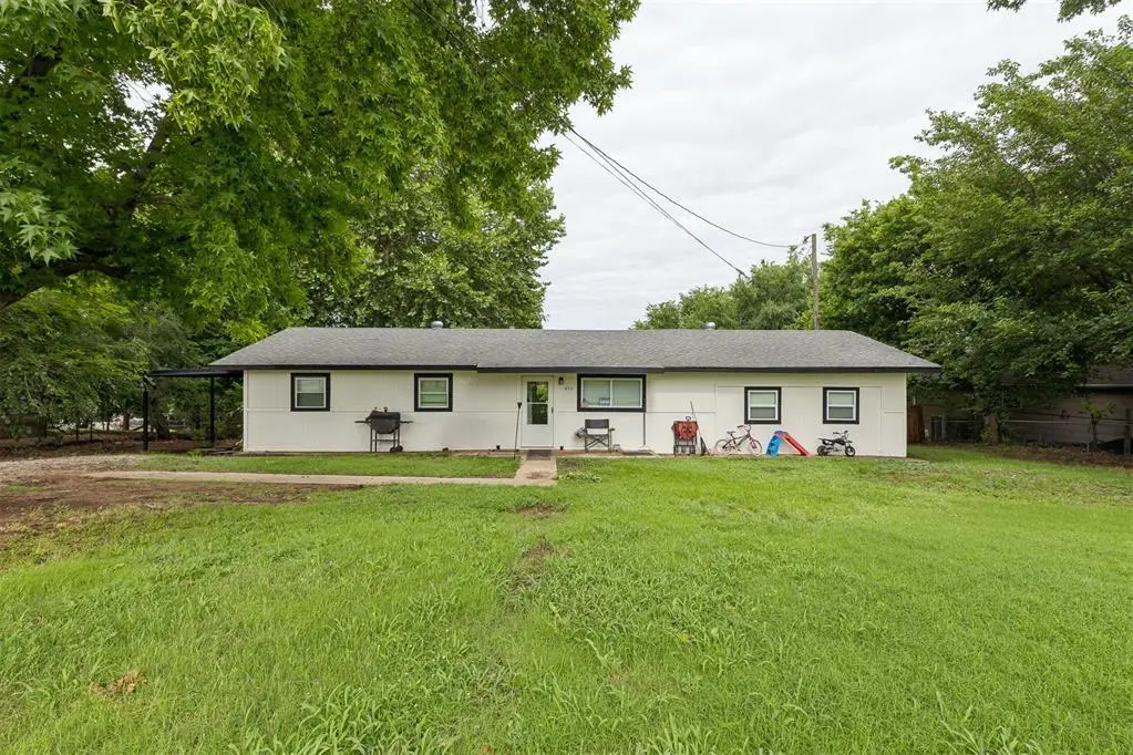 419 NE 4th St