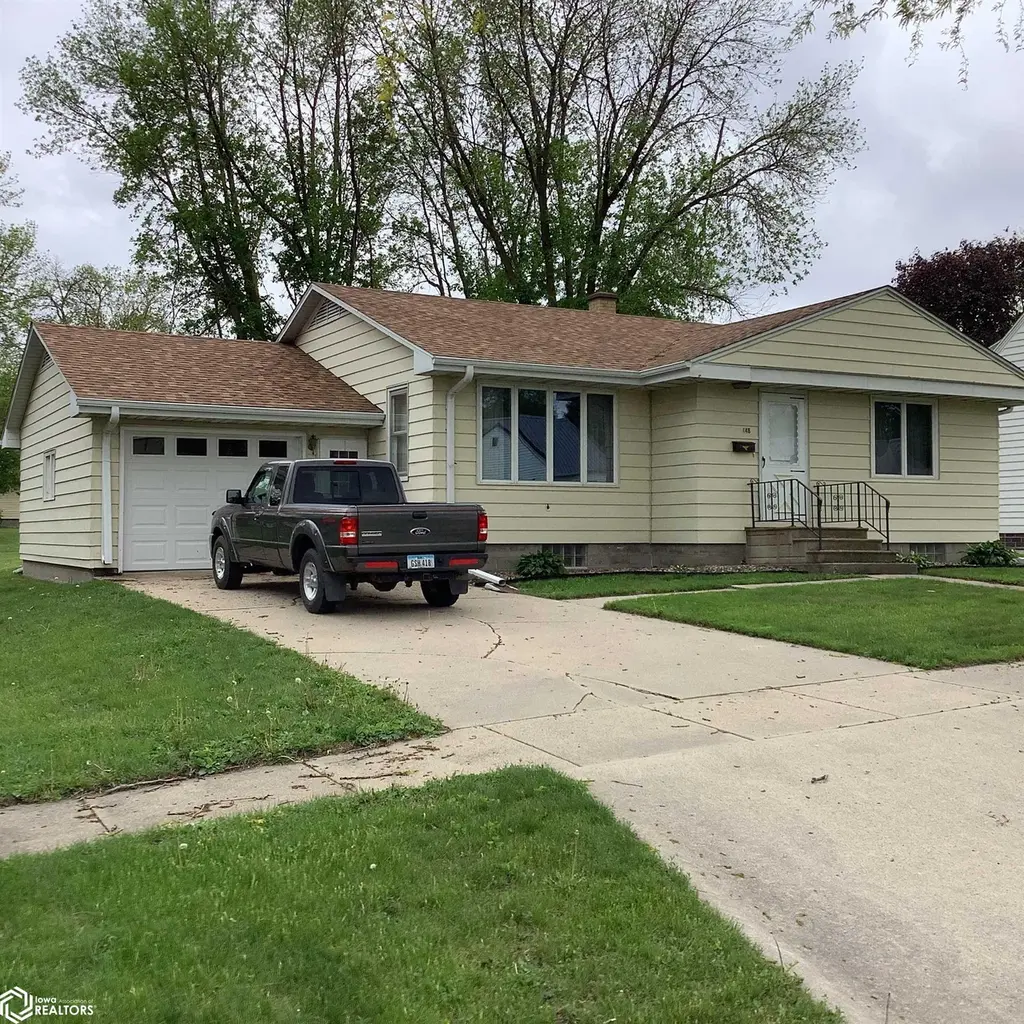 148 NE 3rd Ave