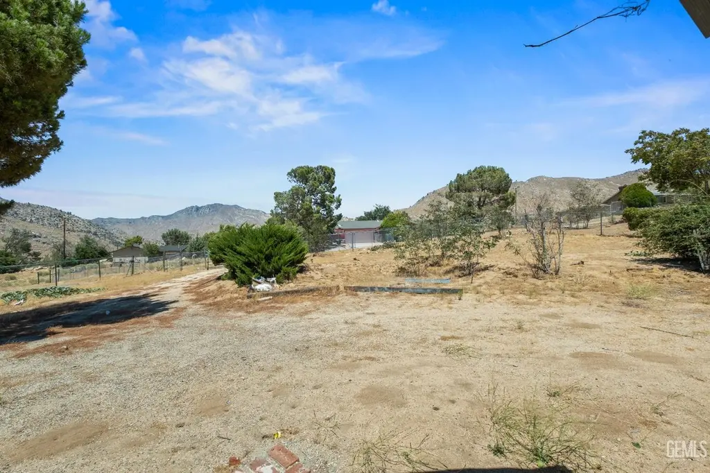 19084 Oliver Ln