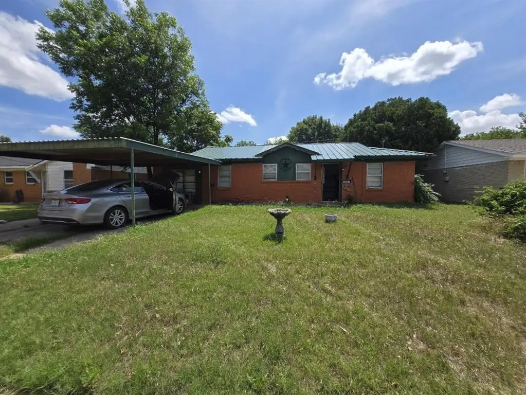 1607 Covington St