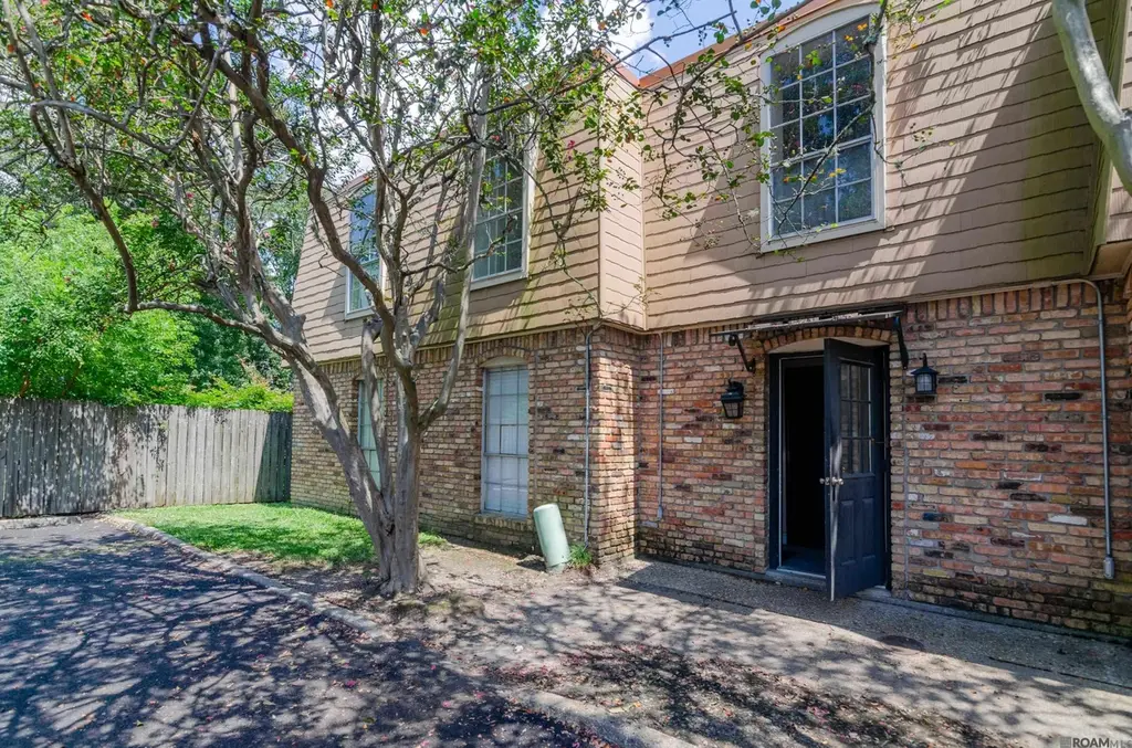 2100 College Dr #98