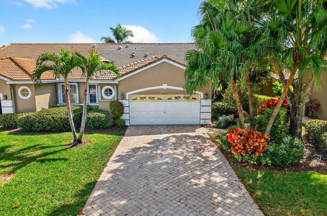 4702 Carlton Golf Dr