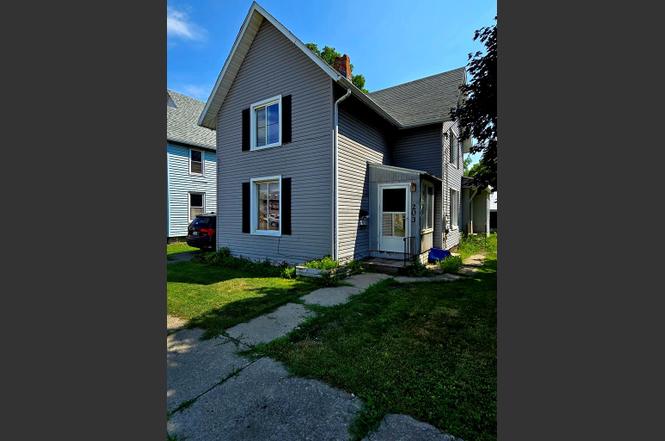 203 Eleanor St