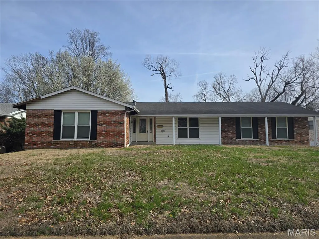 3655 Seville Dr