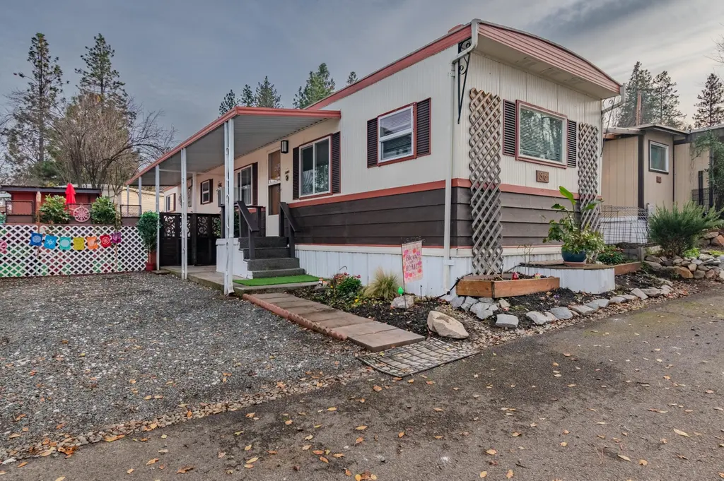 2799 Siskiyou Blvd #36