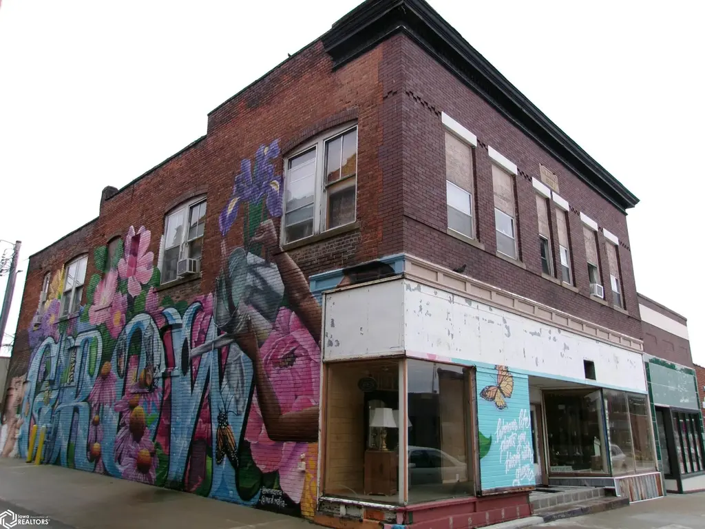 210 W Montgomery St
