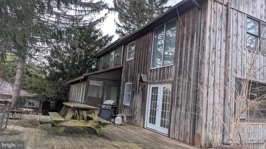 651 Bamboo Ln