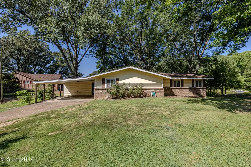 8467 Crazy Horse Cv