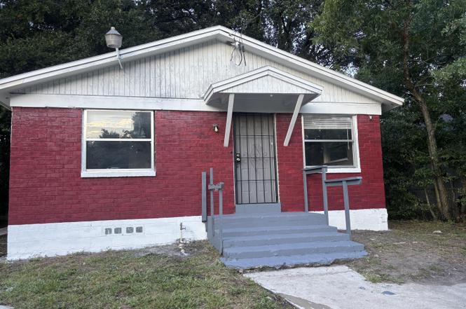 1115 Rushing St