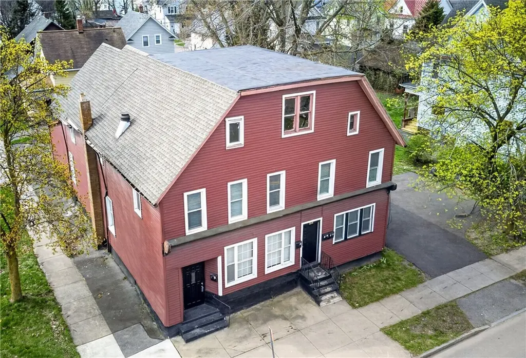 495 Emerson St