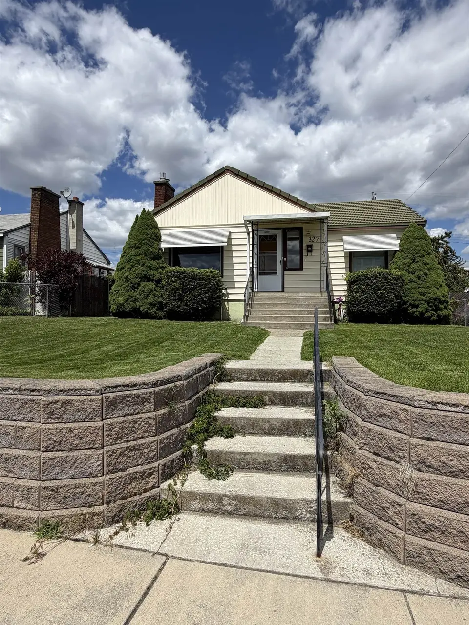 327 E Garland Ave