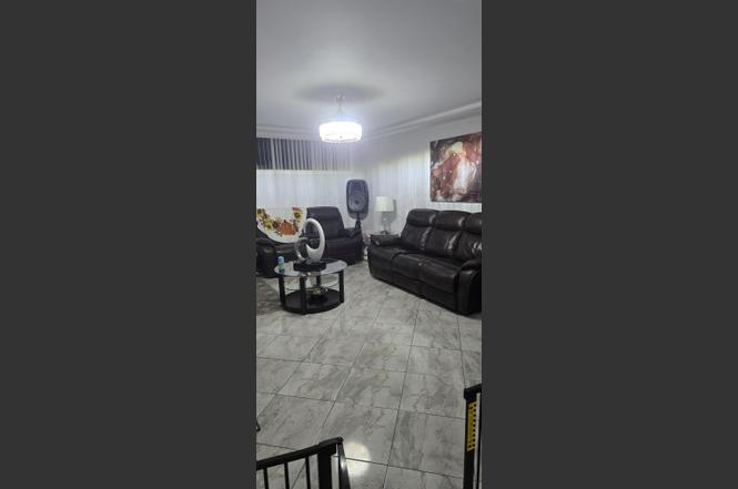3832 Victoria Dr