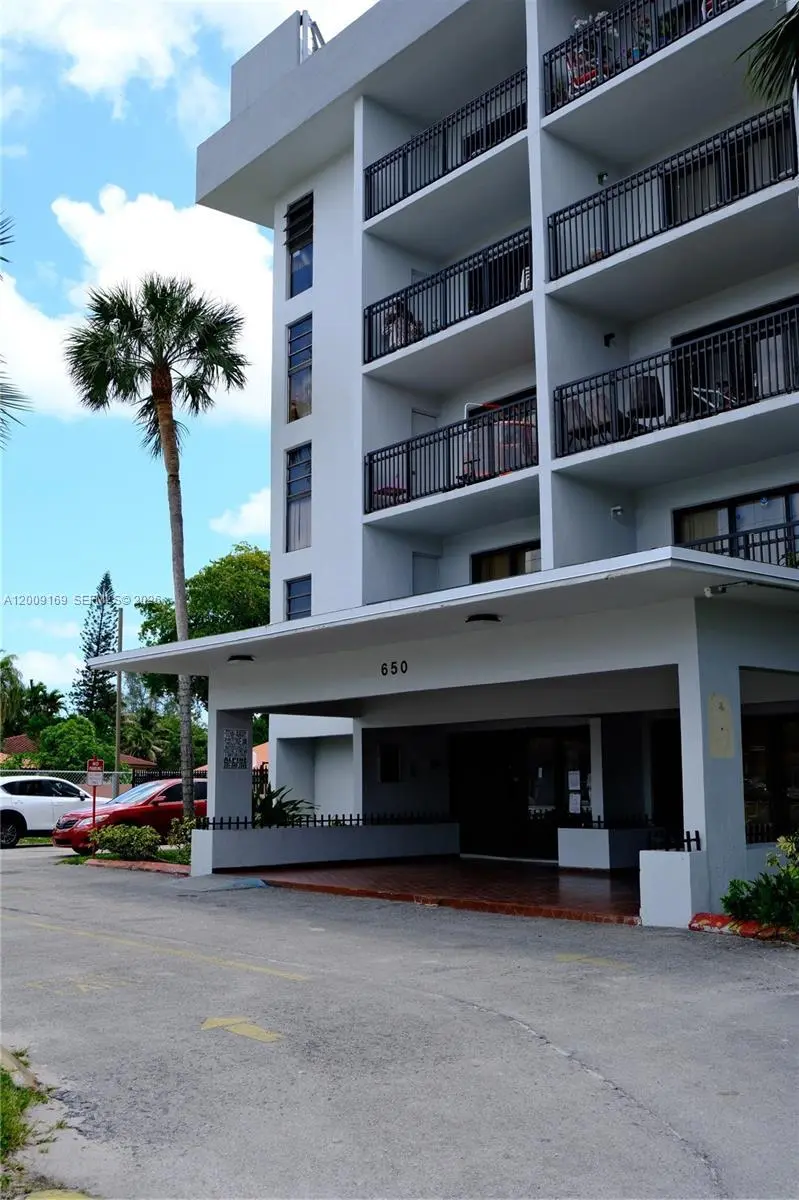 650 NE 149th St Unit 505F