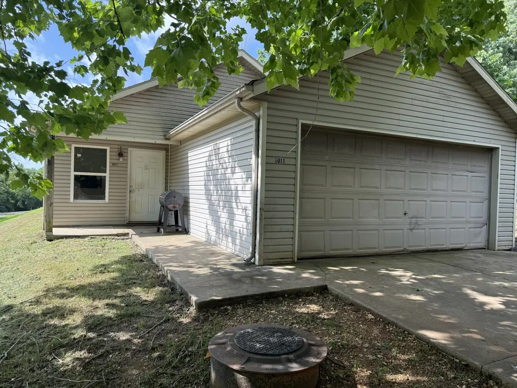 1011 Valley Rd
