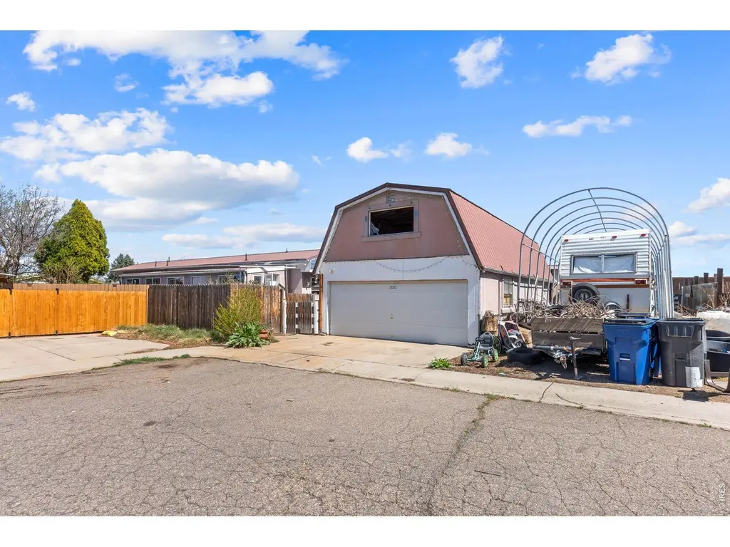 1220 Mackay Ct