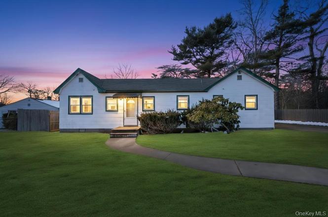 114 Monroe Dr