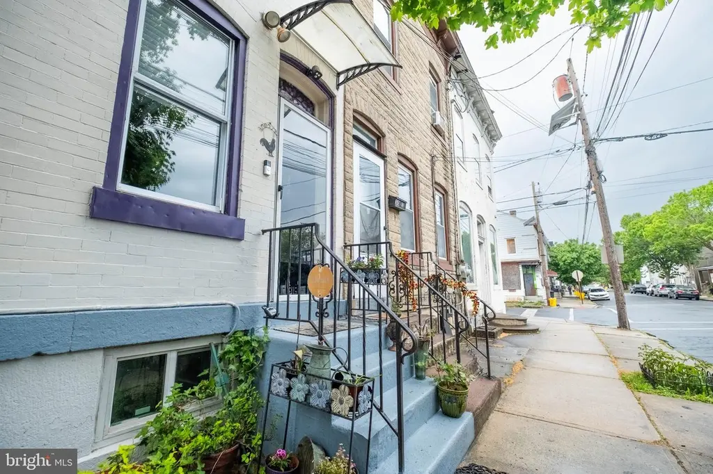 305 Cummings Ave