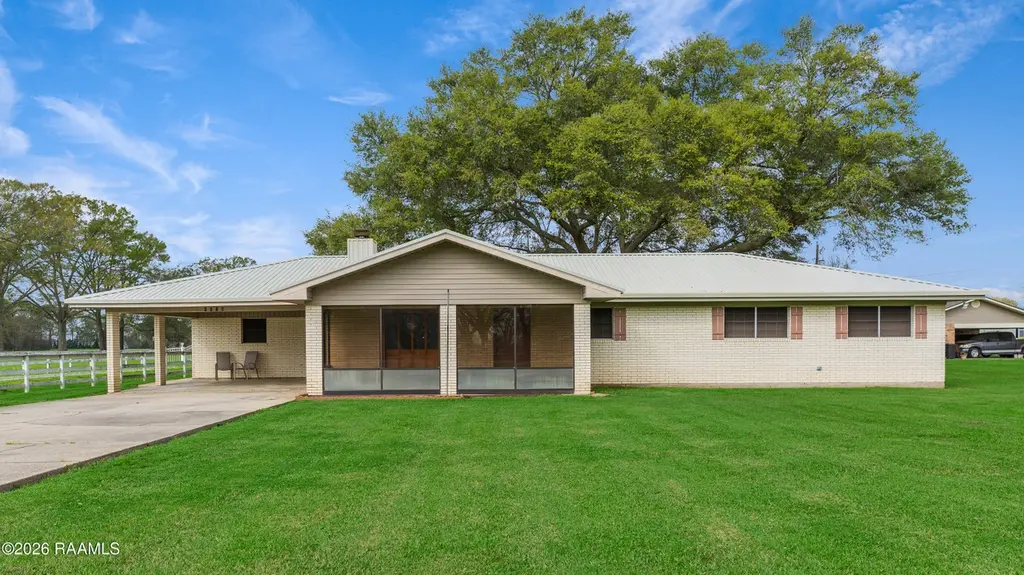 1826 Sawmill Hwy