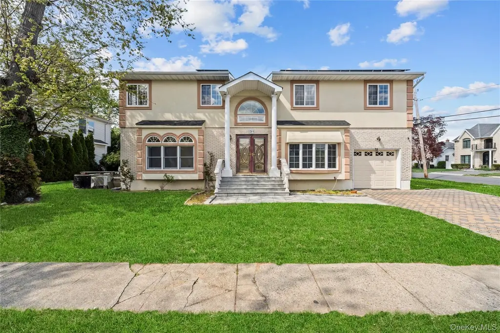 31 Woodward St