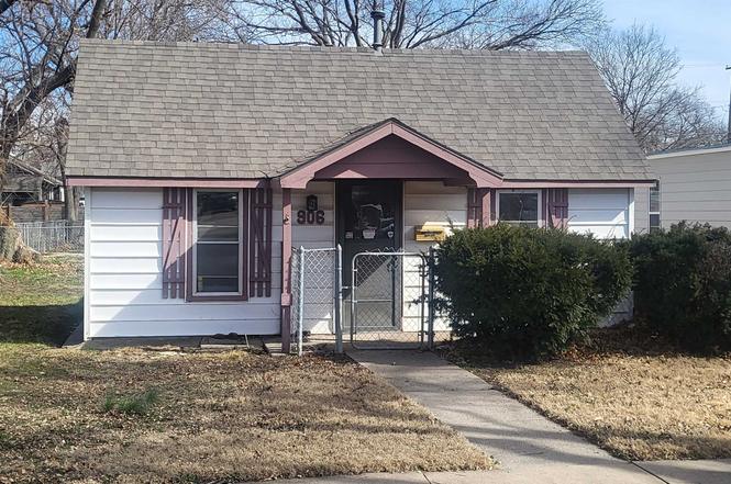906 N Walnut