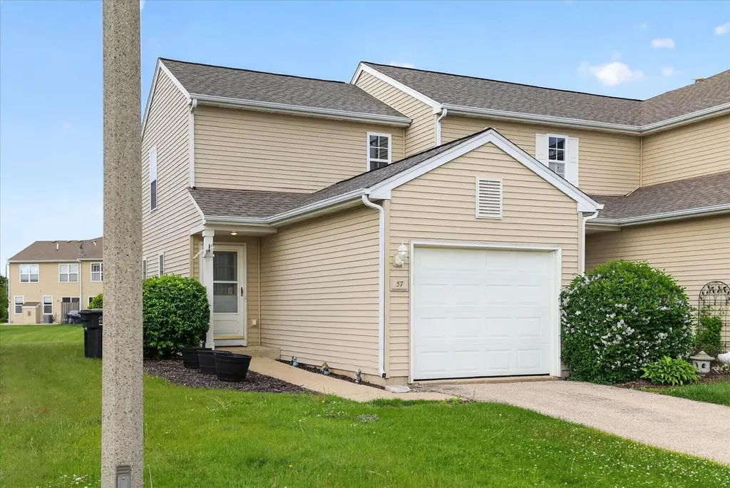 1400 Hunters Ridge Dr #57