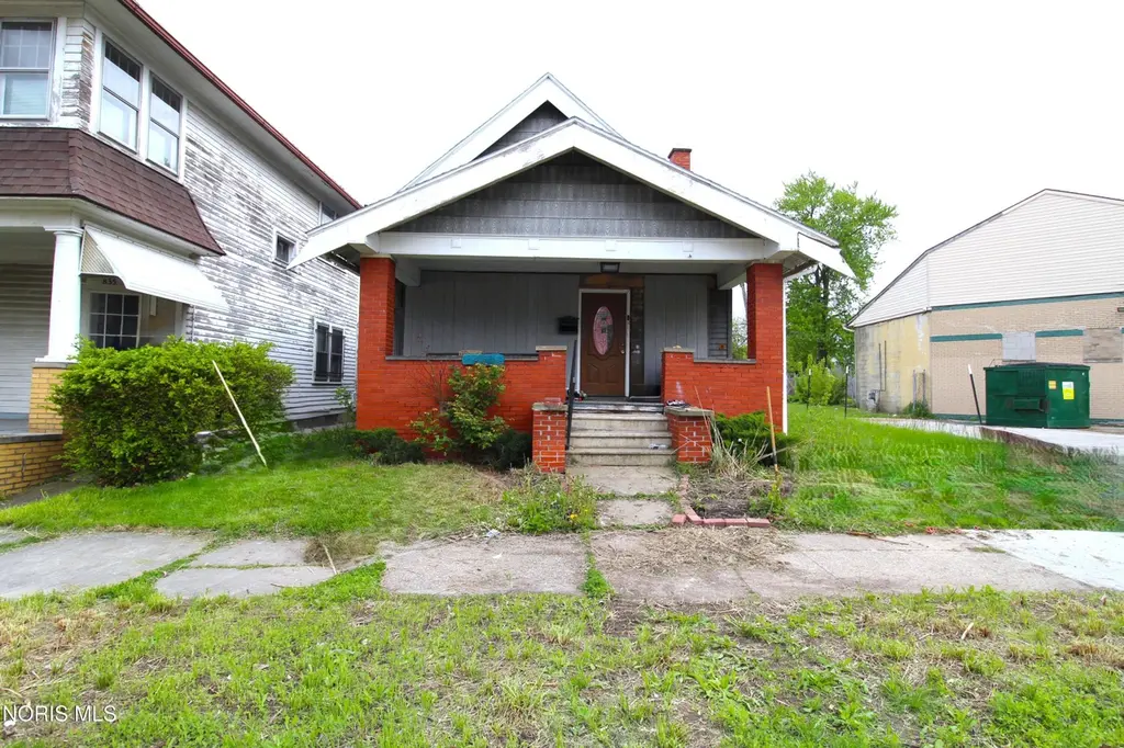 837 Orchard St