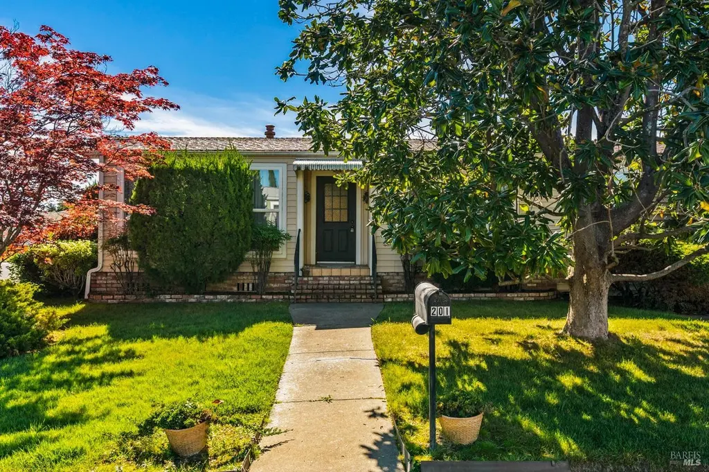 201 Shirley Ct