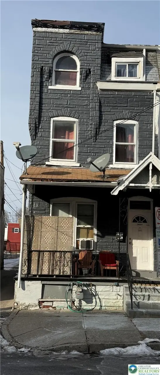 165 W Turner St