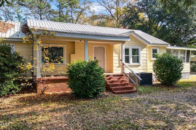 371 Airport Rd