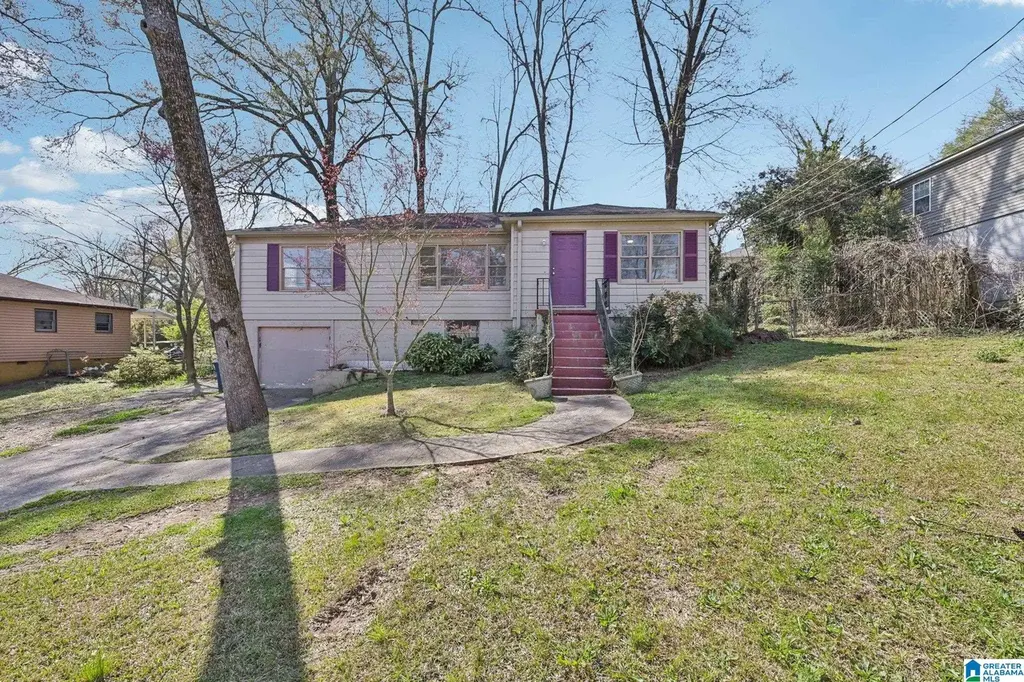 321 Joan Ave