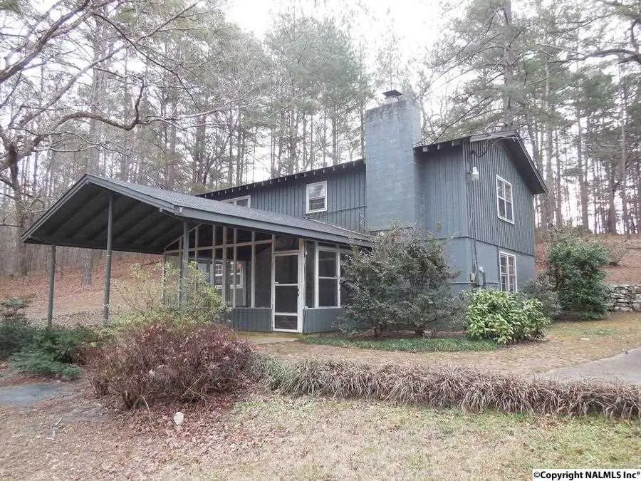523 Scenic Dr