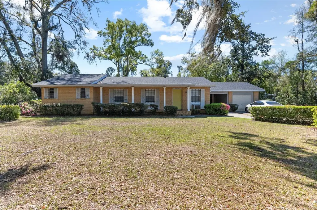 115 SW Lee Ave