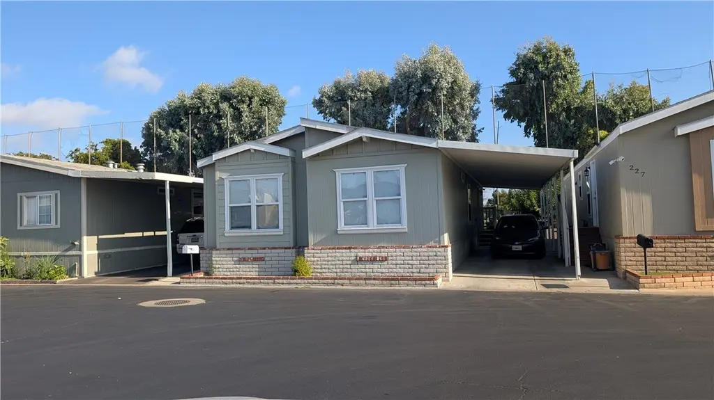 3424 W Washington #228