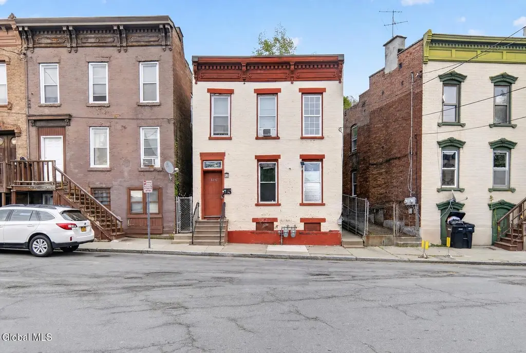 1216 5th Ave