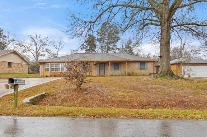 10130 Brookwood Dr