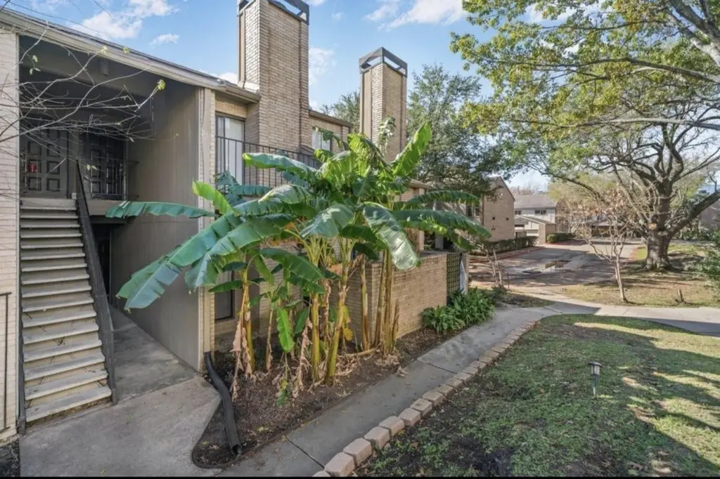 10811 Richmond Ave #72