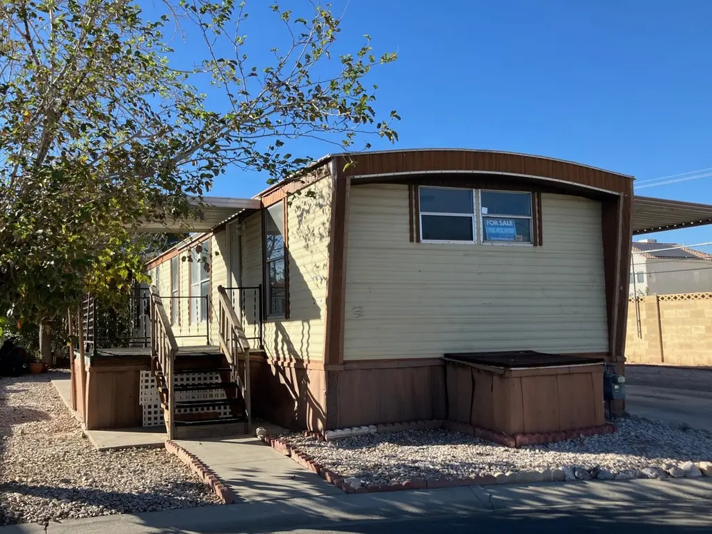 867 N Lamb Blvd #81
