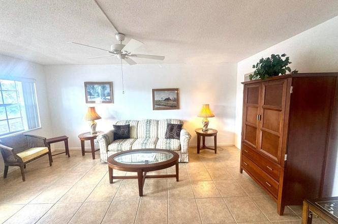 2050 NE 39th St Unit 209w