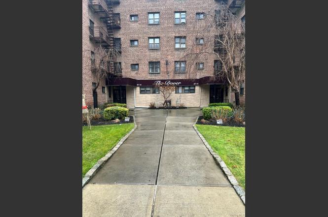 8719 204th St Unit A41